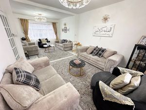 Lounge- click for photo gallery